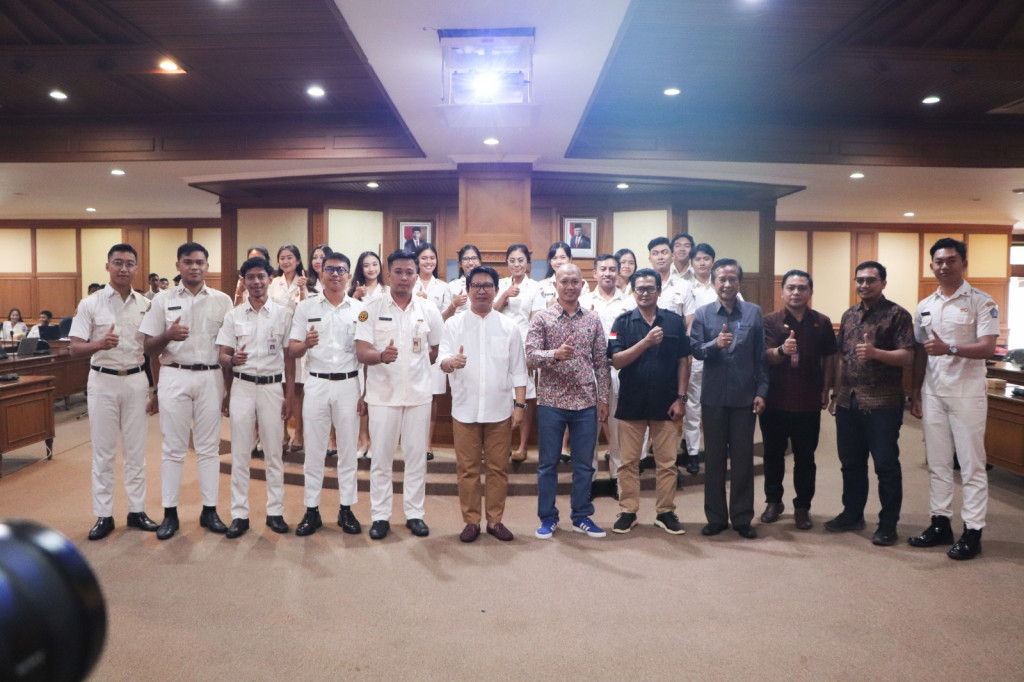 Sekda Adi Arnawa Buka Rapat Kerja Purna Paskibraka Indonesia Kabupaten Badung